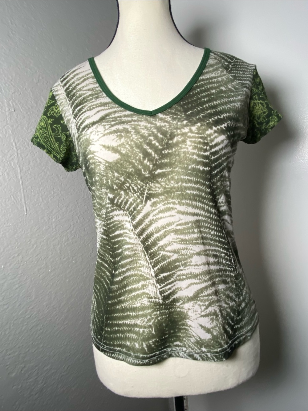 Y2K Green Blue & White Mixed Floral Patchwork Micro Mesh V-neck Top Medium